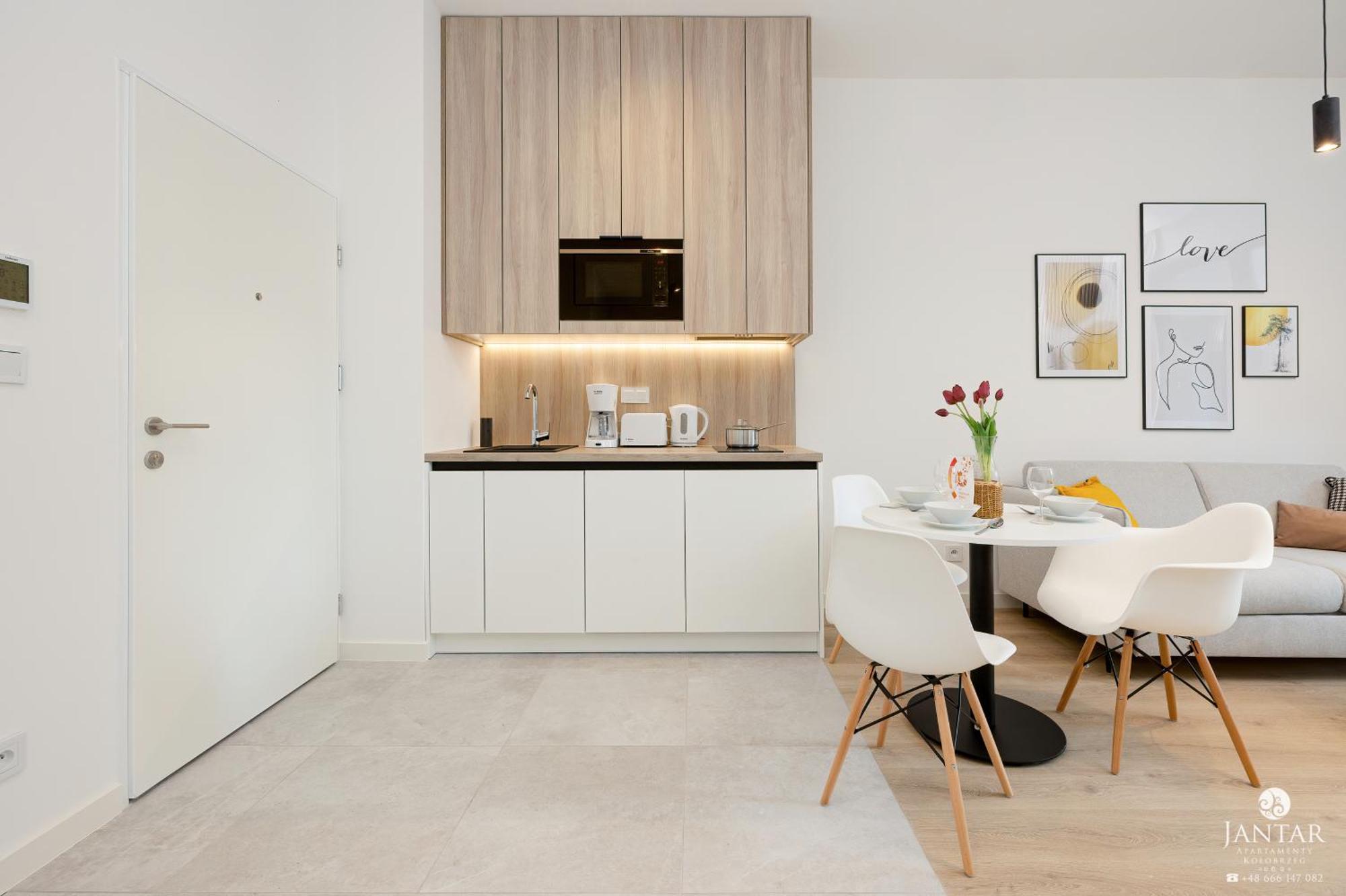 Apartment Shellter 117 L - By Jantar *